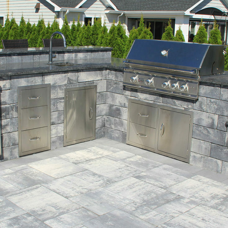 KP Contracting - Outdoor Dinning and Kitchener Area With Stone Gate Counter tops
